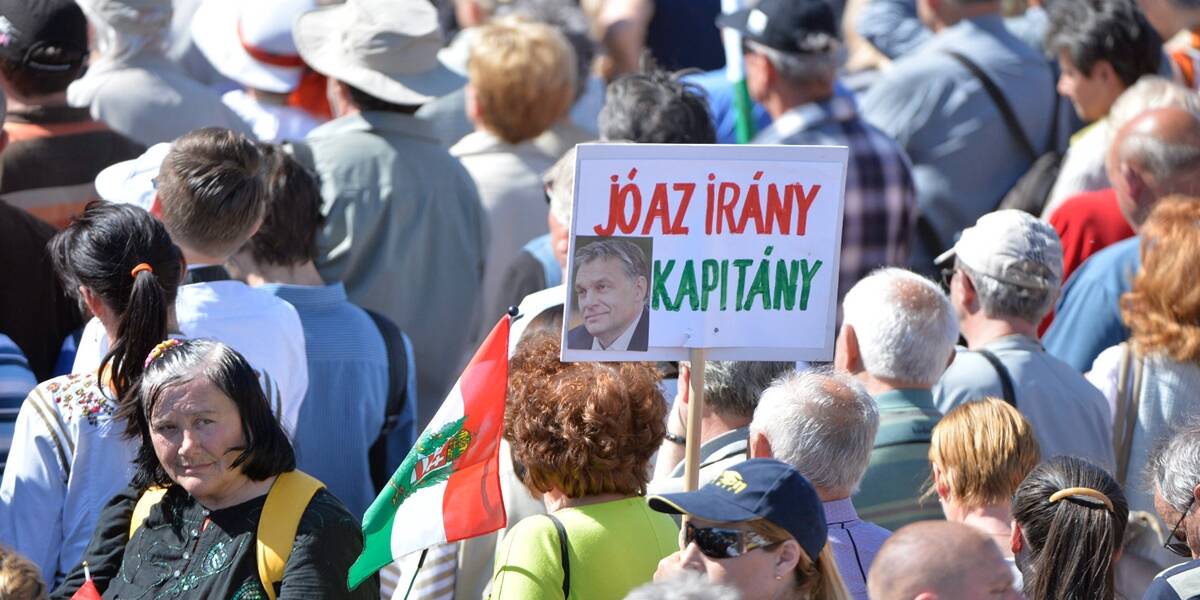 Apad a Fidesz támogatottsága, bejutási küszöb alatt a Jobbik, az LMP és a Párbeszéd