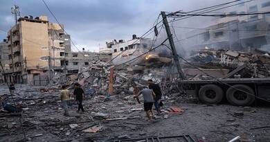 Az izraeli kitelepítési felszólítást követően tömegesen indultak meg a gázaiak dél felé - közölte vasárnap az ENSZ.