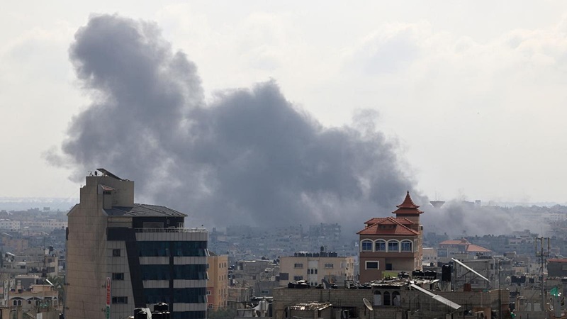 A Gázavárosban működő Sifa kórház alatt rejtőzik a Gázai övezetet uraló iszlamista Hamász terrorszervezet vezérkara és fő műveleti központja - közölte pénteken Daniel Hagari, az izraeli hadsereg (IDF) szóvivője pénteken.