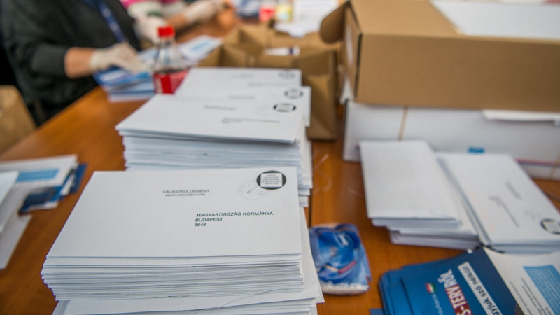 Az MSZP csatlakozik az Egységes Diákfront kezdeményezéséhez: a saját irodáival és eszközeivel segítik az 1 millió üres nemzeti konzultációs ív összegyűjtését – tájékoztatta a párt vasárnap a Közbeszédet.