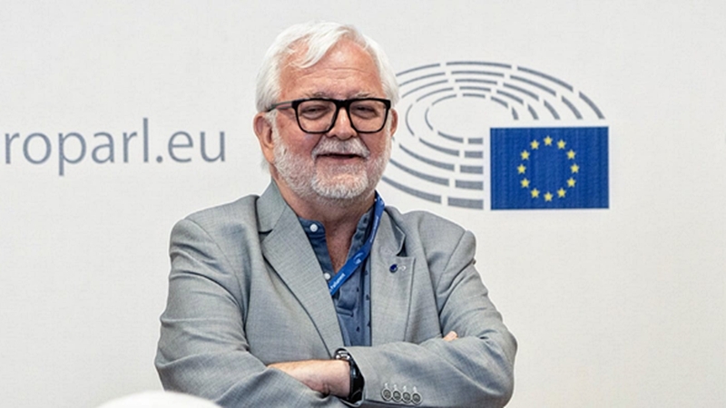 A gázai háború kitörése óta az első magyar európai parlamenti képviselőként, izraeli civil szervezetek meghívására három napra Izraelbe látogat Ara-Kovács Attila, a Demokratikus Koalíció európai parlamenti képviselője – tájékoztatta a párt Közbeszédet vasárnap.