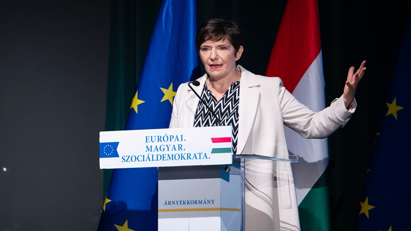 Dobrev Klára: Visszaadjuk az iskolákat az önkormányzatoknak, megszüntetjük az egyházi iskolák kiváltságait