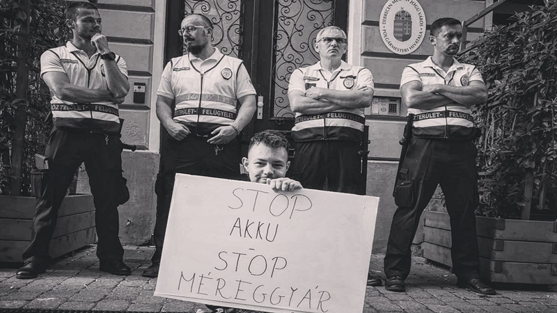 Orbánisztán: közmunkára ítélték a Momentum debreceni önkormányzati képviselőjét, mert az akkugyárak ellen tiltakozott