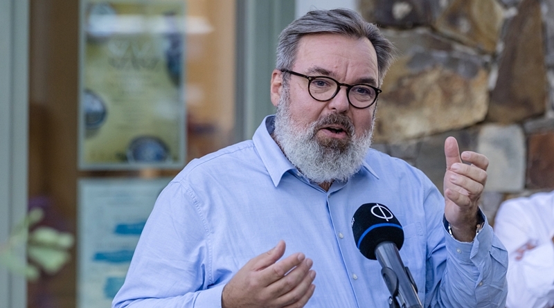 Durvul a belharc a Fideszben, lecsapott a párt vasökle L. Simon Lászlóra – Csák János nem tűrte, hogy szembeszálljanak vele