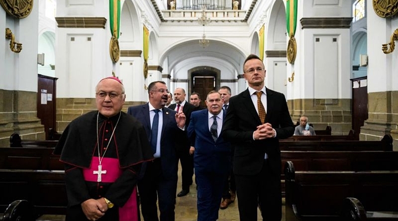 Venezuelába indulás előtt magaslati edzőtáborban edzett a külügyminiszterünk.