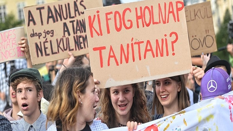 Újabb pofon a pedagógusszakmának: káoszt hozhat a butított képzés ...