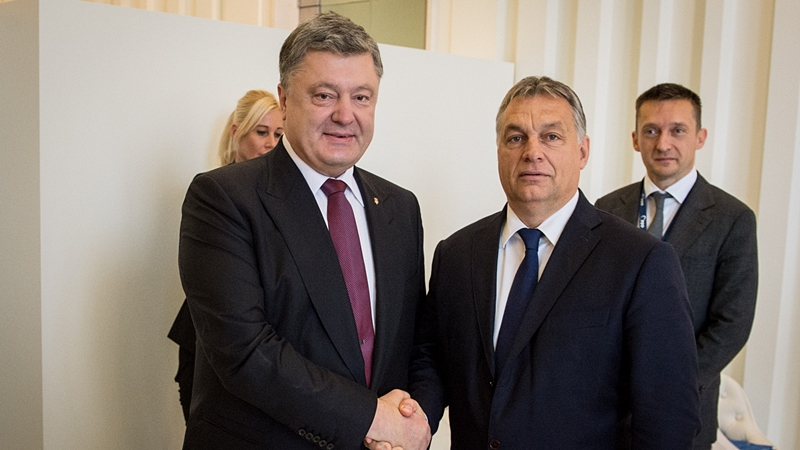 Szijjártó elkotyogta: Orbán találkozott volna Porosenkóval