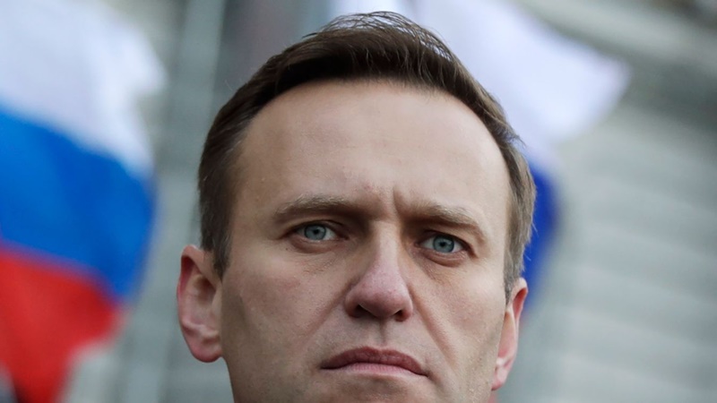 Tompos Márton írásban kérdezi Orbántól: „mit gondol Navalnij haláláról?”