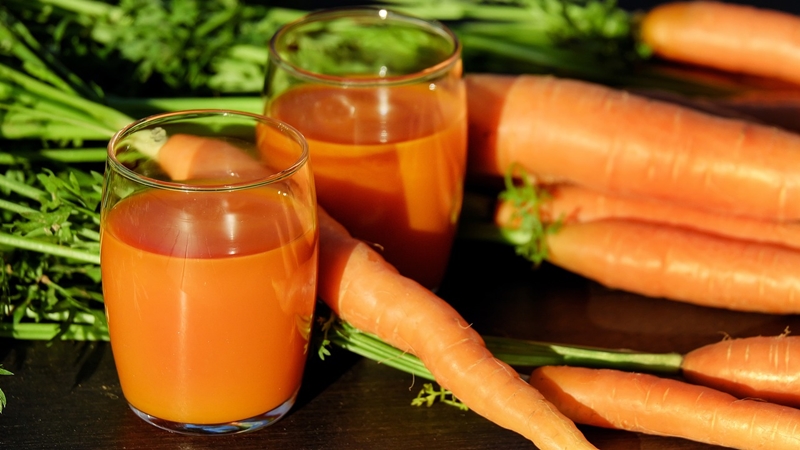 Ezért igyál sárgarépa levet!