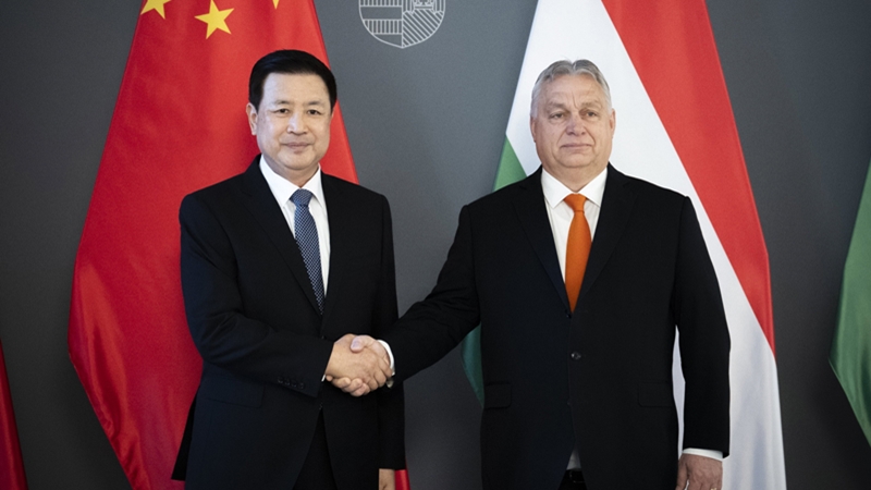 A DK nem hagyja annyiban, hogy Orbánék kínai rendőröket akarnak Magyarországon bevetni