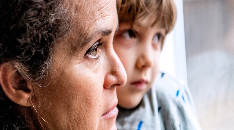 Átalakítaná a gyermekek érdekében az örökbefogadási szabályokat a Momentum