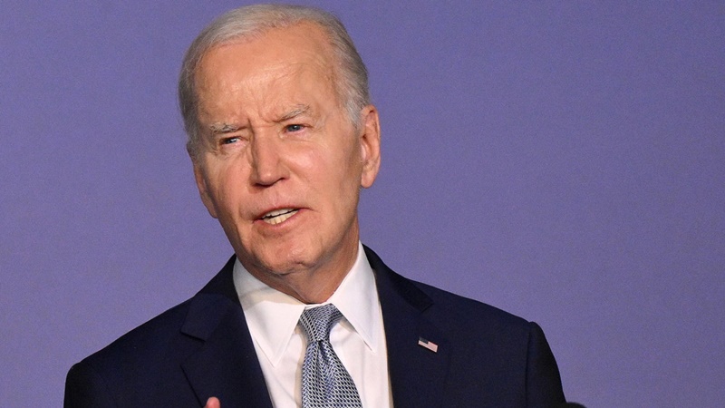 Erre senki nem számított! Kiszivárgott, hogy Biden fontolgatja a visszalépést