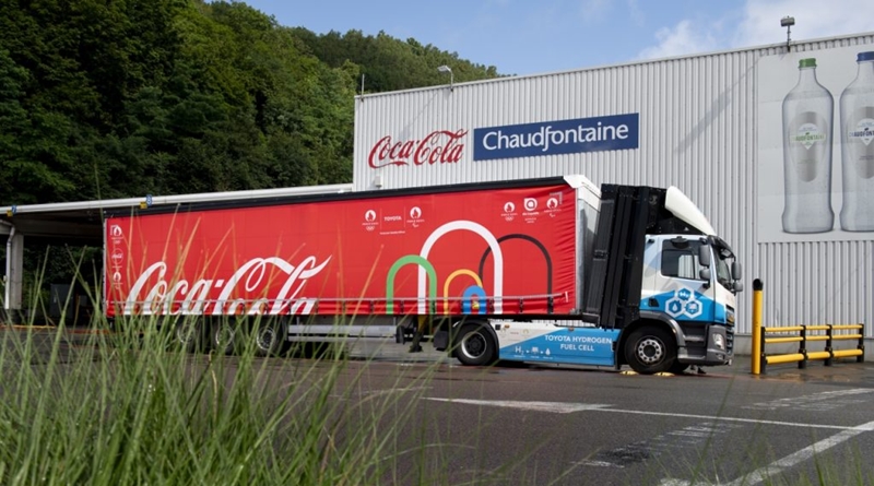 A Coca-Cola teszteli a Toyota melléktermékként tiszta vizet kibocsátó hidrogén üzemanyagcellás teherautóit