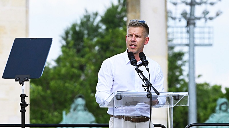 Óriási dolgot tett Magyar Péter