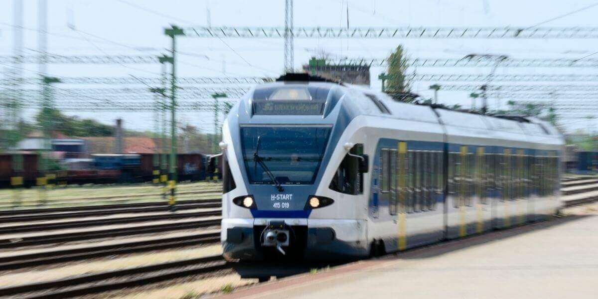Jó, ha tudod - így készül a MÁV a május 1-jei hosszú hétvégére