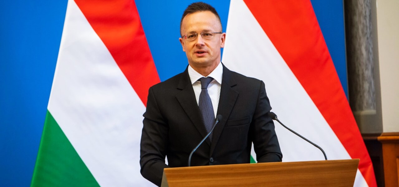 Komárom díszpolgára lett Szijjártó Péter