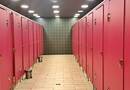 Miért nem érik el a padlót a nyilvános wc ajtajai? elképeszető választ kaptunk