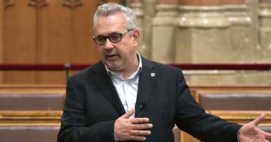 Forrong a politika: a DK most brutálisan odacsapna a leggazdagabbaknak
