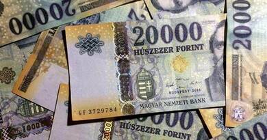 Júniusban alig mozdultak a hitelkamatok, de az alacsony jövedelműeknek rossz hírünk van
