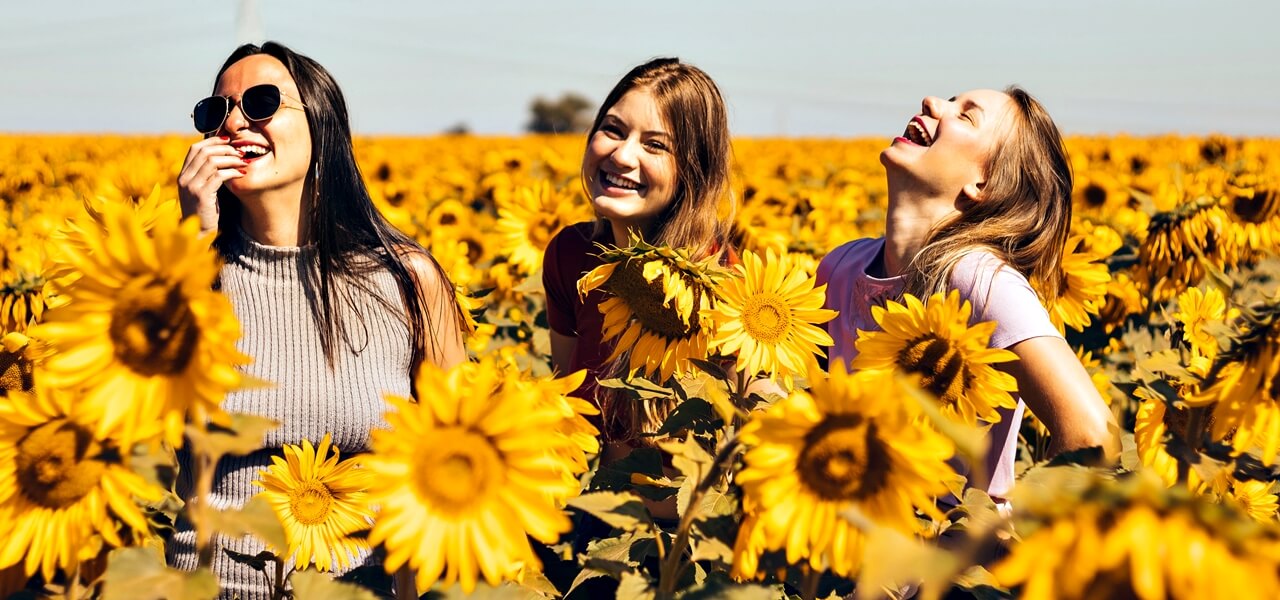 Fedezd fel a 10 egyszerű, tudományosan igazolt szokást, ami minden életkorban boldogabbá tesz. Kezdd el ma, és élvezd a változást!