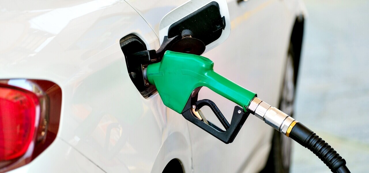 Keddtől emelkednek az üzemanyagárak – itt vannak a friss átlagárak