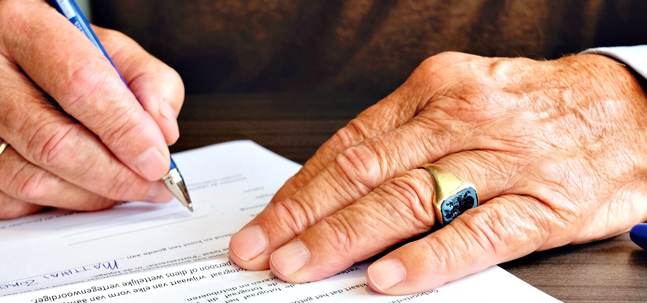 Sokan nem tudnak róla: így igényelheted az ideiglenes özvegyi nyugdíjat