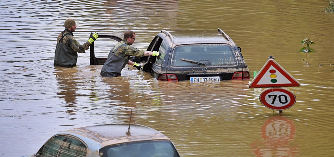 Fekete riasztást rendeltek el – 140 éve nem látott eső egyetlen nap alatt