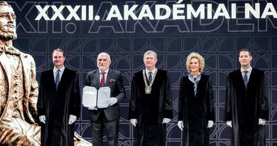 Megható pillanatok az Akadémiai Napon: könnyezve hallgatták az ünnepi beszédet