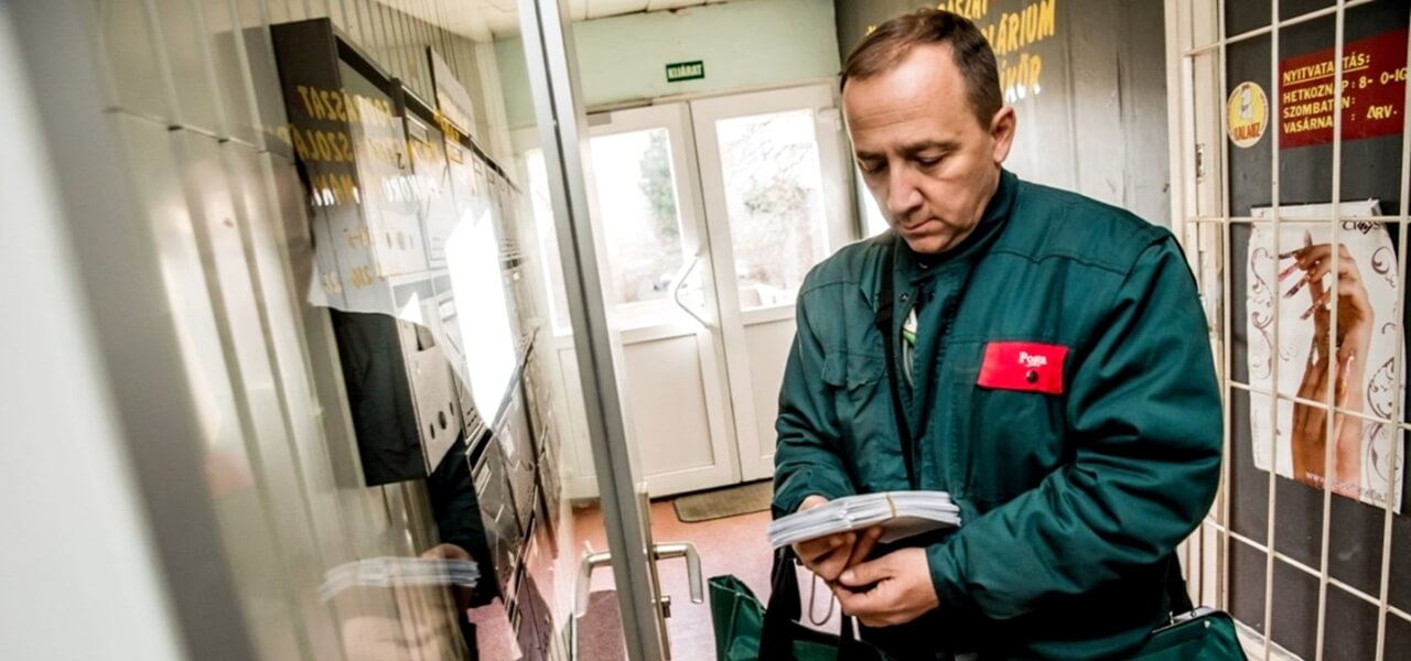 Fontos csomagot kapnak a nyugdíjasok, a postás fogja kézbesíteni - íme, a részletek!