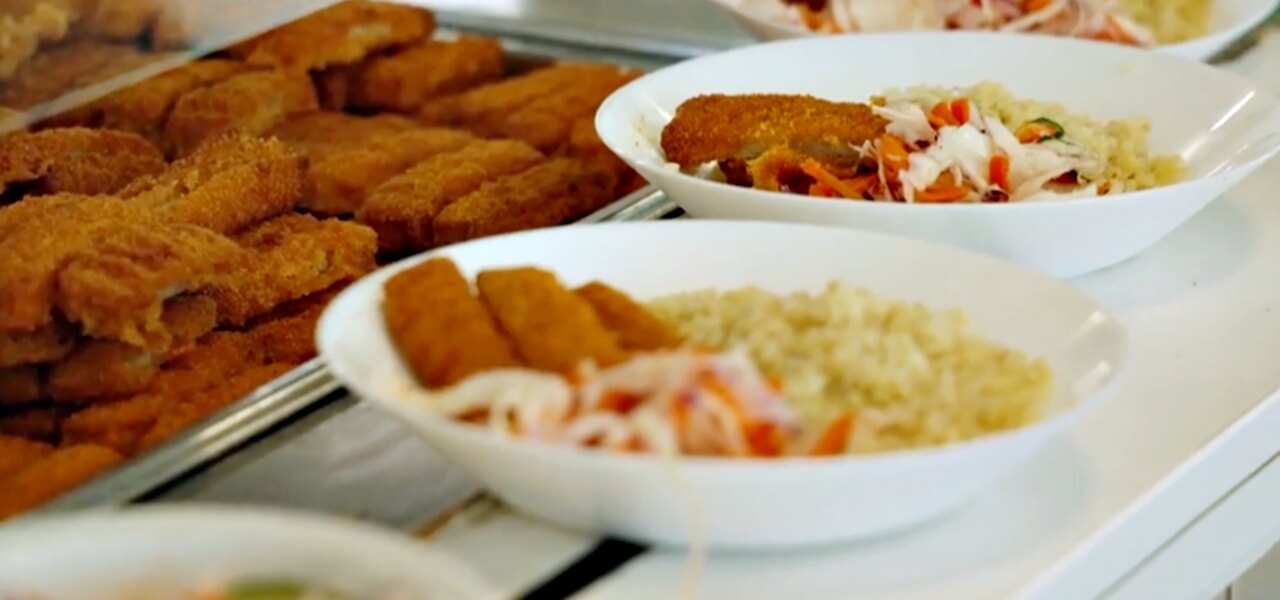 Elképesztő titkok a menzáról: ezért imádják egyre jobban a gyerekek