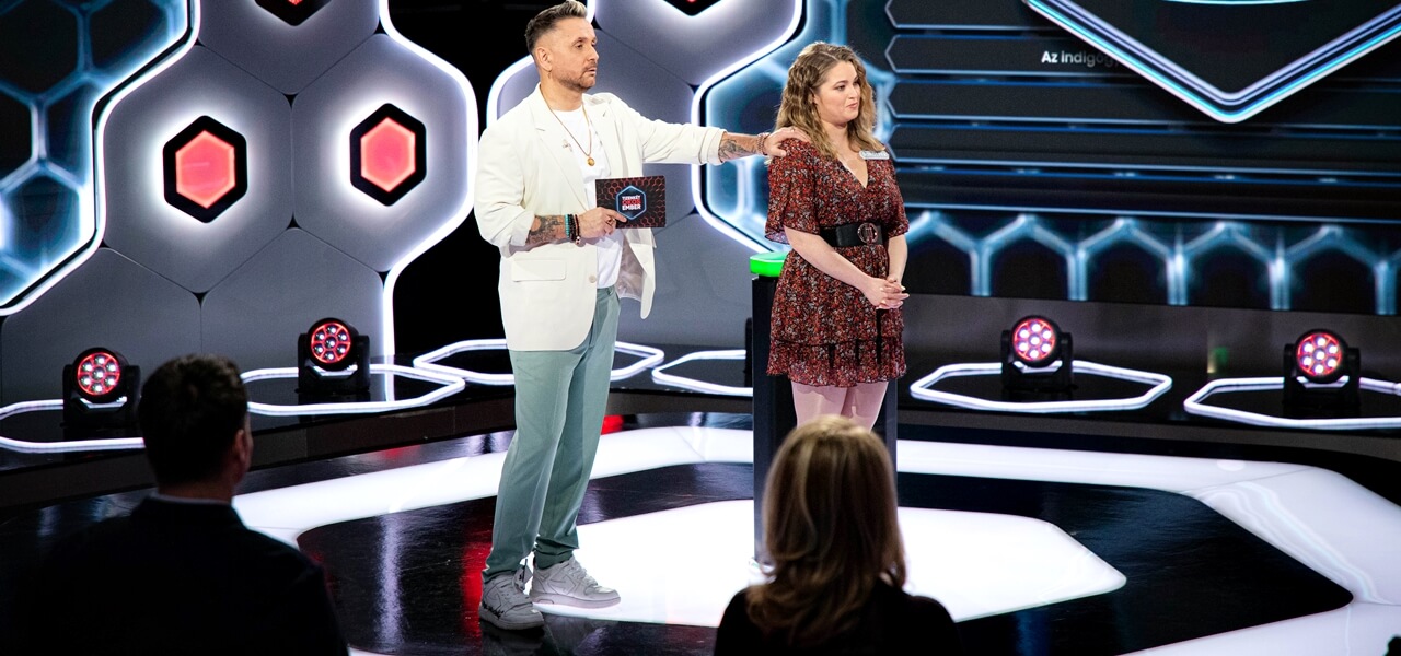 Óriási meglepetés a Tizenkét okos ember első adásában – Majka sem hitt a szemének