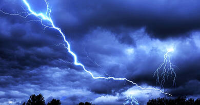 Vihar zúdul az országra hamarosan: ezeken a területeken csap le először