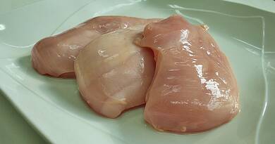 Berobban a csirkemell ára: akár 10 ezer forintot is kérhetnek kilójáért