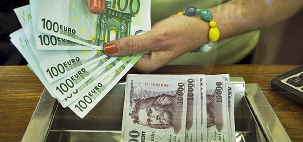 Hatalmas fordulat! Ekkor vezetik be az eurót Magyarországon