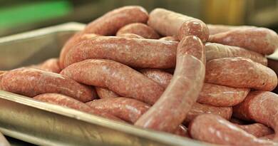 A kolbász, ami minden ínyenc szívét megdobogtatja: amit a húsiparról tudni kell