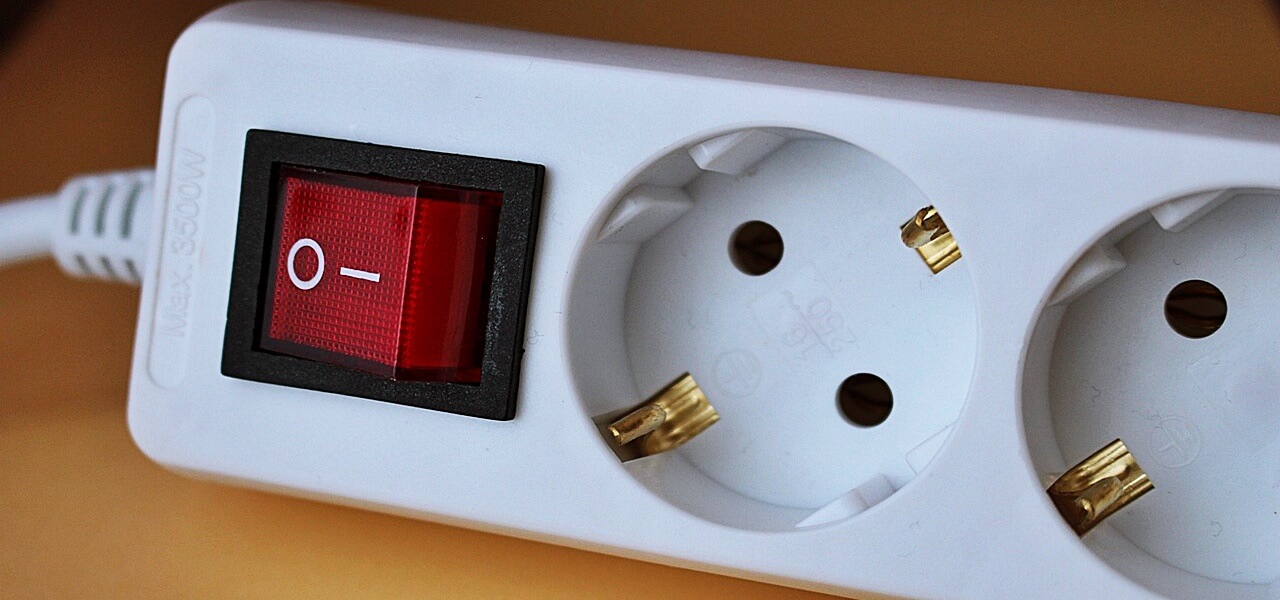 3 eszköz, amit soha ne húzz ki a konnektorból