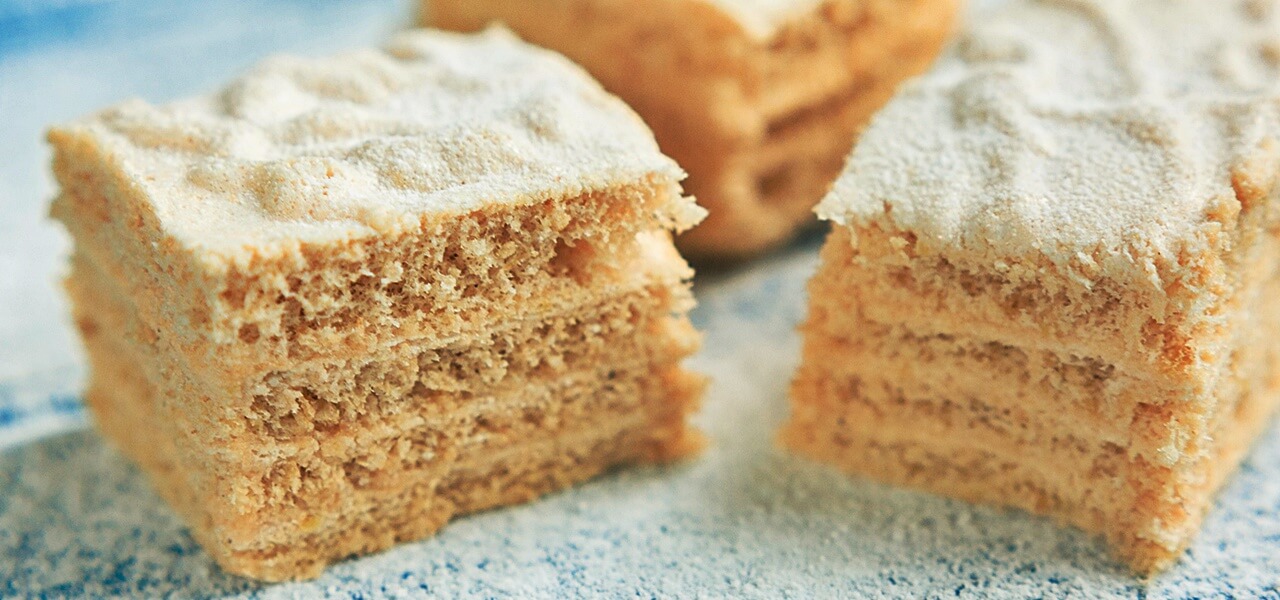 A süti, amitől megáll az idő: így készül a tökéletes, puha mézes-krémes