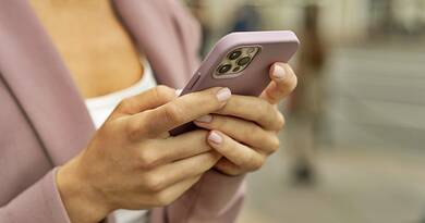 Hogy tartod a kezedben a mobilt? Egy pillanat alatt leleplezi a személyiségedet