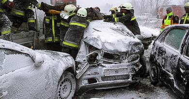 Tömegbaleset: öt autó csapódott egymásba szombat reggel, teljes káosz az autópályán