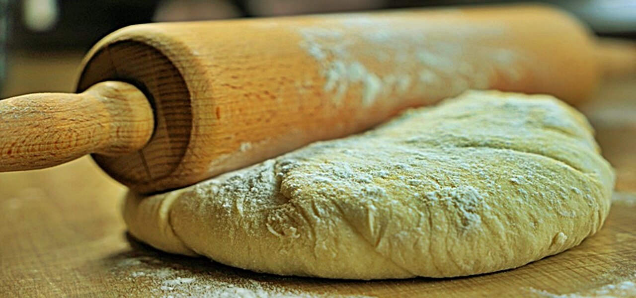 Itt a varázslatos kelt tészta recept, amiből bármit elkészíthetsz: mákos bejgli, kakaós csiga, sós kifli is lehet belőle!