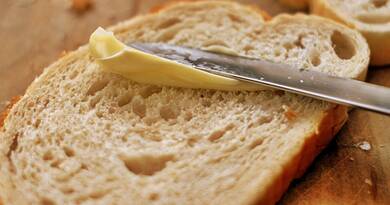 Villámgyors házi kenyér: egyszerű recept gyúrás nélkül