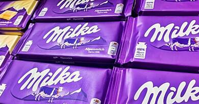 Ne edd meg! Visszahívták a Milka Caramel csokit, veszélyes idegen anyag került bele