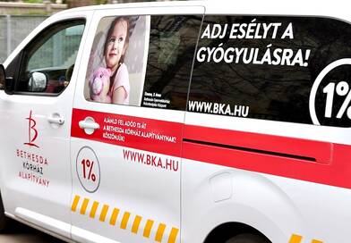 Tízezer lépésből valóság: átadták a Bethesda új, speciális járműveit