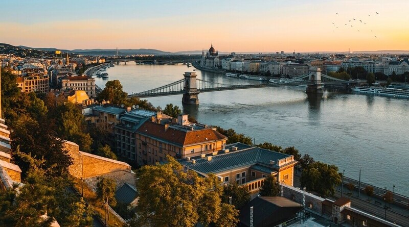 Drámai fordulatot vett a budapesti politika: Sára Botond főispán bejelentette, hogy a kormányhivatal tüzetes vizsgálat alá veti a főváros frissen elfogadott, 2026-os költségvetését.