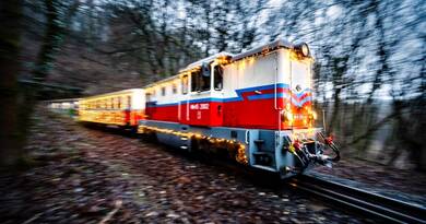 Füstölni fog a gőzmozdony a budai hegyekben: Különleges nosztalgiavonatokkal készül a Gyermekvasút.