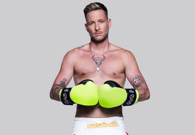 A Hell Boxing Kings gálán elszabadultak az indulatok: Istenes Bence bebizonyította, hogy műsorvezetőből vérbeli profi bokszolóvá érett.