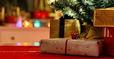 A kutatás szerint egy átlagos magyar online vásárló idén 77 000 forintot szán karácsonyi ajándékokra. Ez országosan 260 milliárd forintos forgalmat jelent, amihez még hozzáadódik az ünnepi menüre szánt átlagosan 38 000 forint.