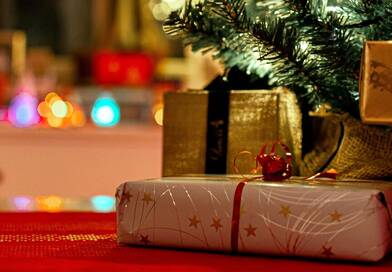 A kutatás szerint egy átlagos magyar online vásárló idén 77 000 forintot szán karácsonyi ajándékokra. Ez országosan 260 milliárd forintos forgalmat jelent, amihez még hozzáadódik az ünnepi menüre szánt átlagosan 38 000 forint.