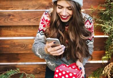 A legszebb karácsonyi SMS-ek és üzenetek 2025-re. 30 megható, vicces és romantikus jókívánság családnak, barátoknak és szerelmeseknek. Másold ki és küldd el most!