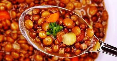 Az újévi lencsefőzelék titka, amit sokan nem ismernek, pedig így hoz bőséges évet!